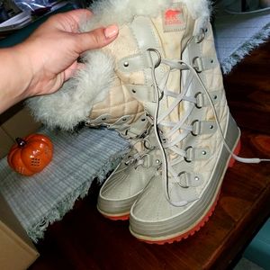 SOREL tofino Faux Fur Lined Waterproof boots 8.5